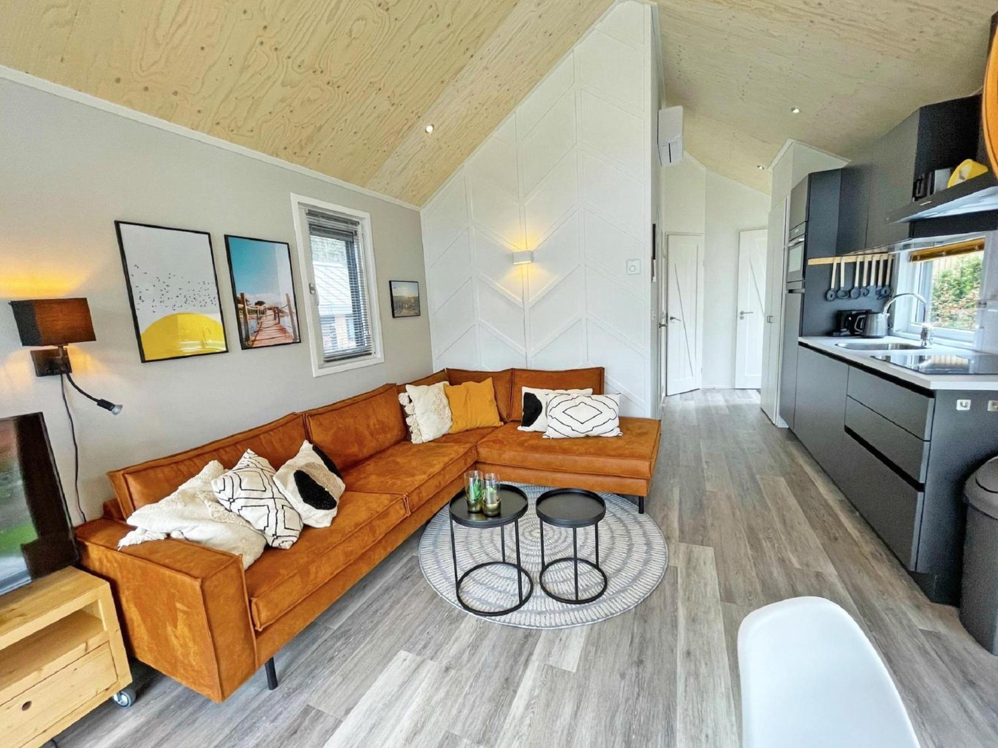 Beautiful House With Covered Terrace Located In A Holiday Park In Rhenen Exterior foto