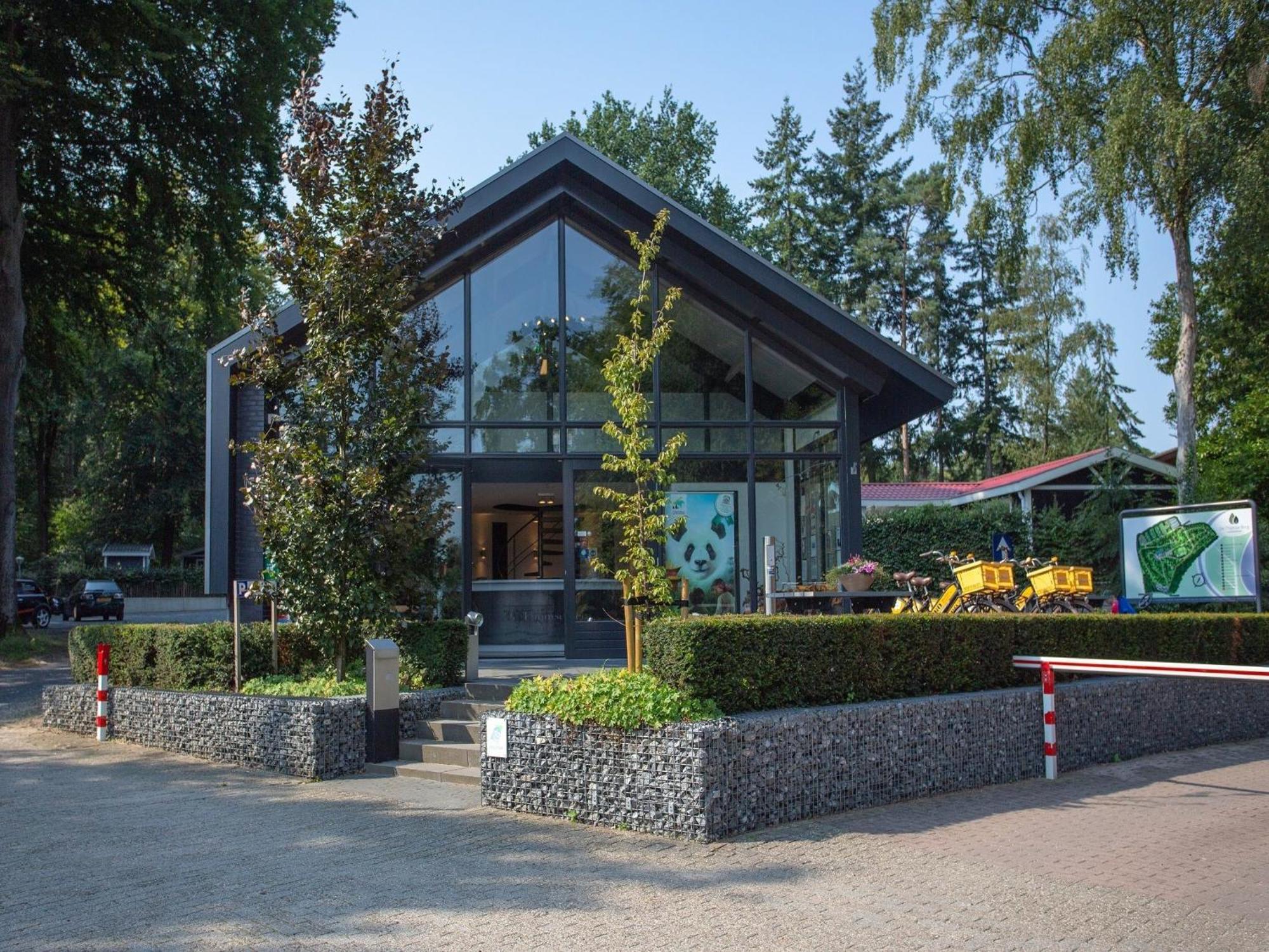 Beautiful House With Covered Terrace Located In A Holiday Park In Rhenen Exterior foto